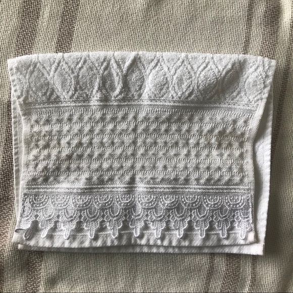 🆕 Handmade Embroidery Towel - Picture 4 of 7